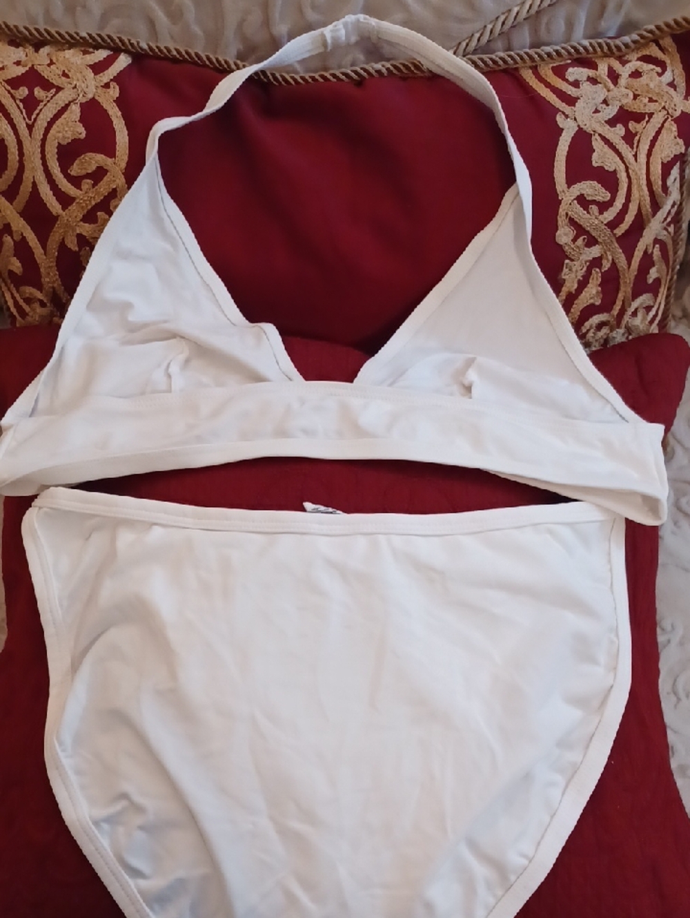Calvin Klein White Halter Bra And Matching Bikini Panties - Picture 2 of 11